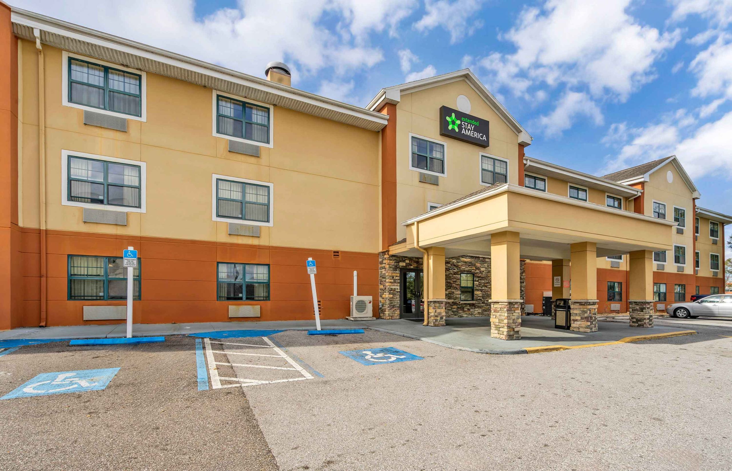 Extended Stay America Select Suites - Tampa - North - USF/Attractions