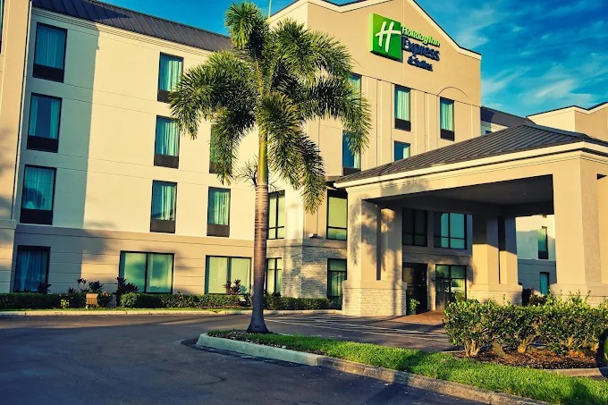 Holiday Inn Express & Suites Tampa Northwest-Oldsmar by IHG