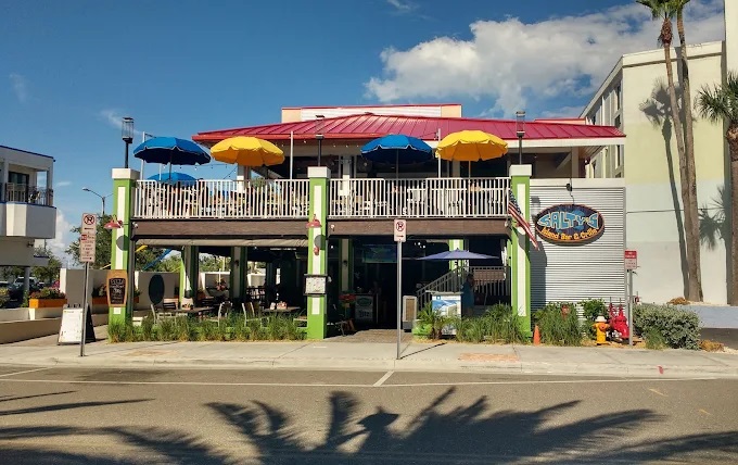 Salty's Island Bar & Grille